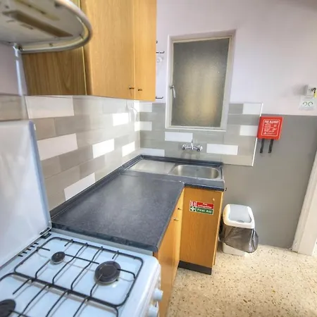 2 Bedroom Flat Near Seafront & Valletta Ferry Rseg1-1 *