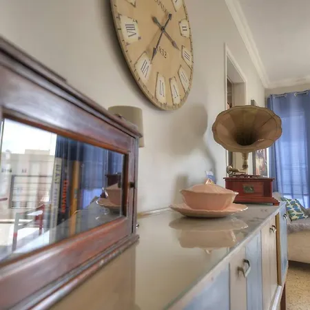 2 Bedroom Flat Near Seafront & Valletta Ferry Rseg1-1 Apartment